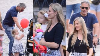 Joanna Krupa z córeczką, mężem i siostrą podbijają warszawską Starówkę! Asha-Leigh narobiła zamieszania z balonem (ZDJĘCIA)