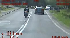 Niebezpieczna szarża motocyklisty. Nagranie policji z Podkarpacia