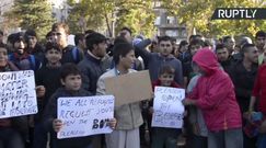 Marsz migrantów przeciw Orbanowi. Idą w stronę Węgier