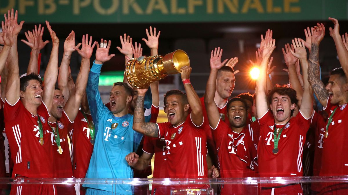 Zdjęcie okładkowe artykułu: PAP/EPA / ALEXANDER HASSENSTEIN / Na zdjęciu: piłkarze Bayernu Monachium