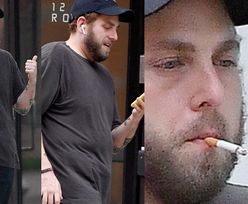 Smutny Jonah Hill pali papierosa w Nowym Jorku. Wraca do starej wagi? (ZDJĘCIA)