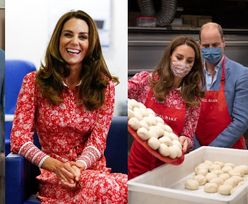 Zaangażowani Książę William i księżna Kate we wzorzystej sukience za 2700 złotych wyrabiają bajgle w lokalnej piekarni (ZDJĘCIA)