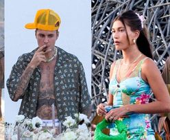 Zrelaksowany Justin Bieber głaszcze konia i pali cygaro na luksusowym urlopie z Hailey Bieber (ZDJĘCIA)