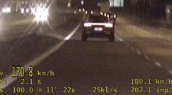 Kierowca porsche jechał 170 km/h. Nagranie policji z Podlasia