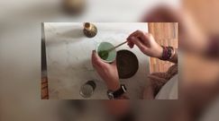 Maia Sobczak pokazuje krok po kroju, jak zrobić matchę latte