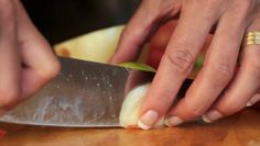 Koniec z wylewaniem łez podczas krojenia cebuli