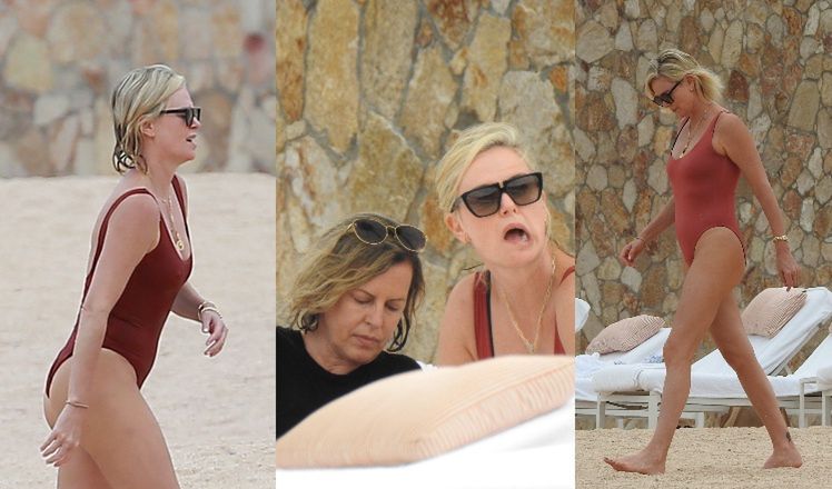 46-letnia Charlize Theron w kostiumie kąpielowym hasa z mamą po meksykańskiej plaży (ZDJĘCIA)