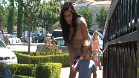Kim Kardashian, paparazzi i dziecko