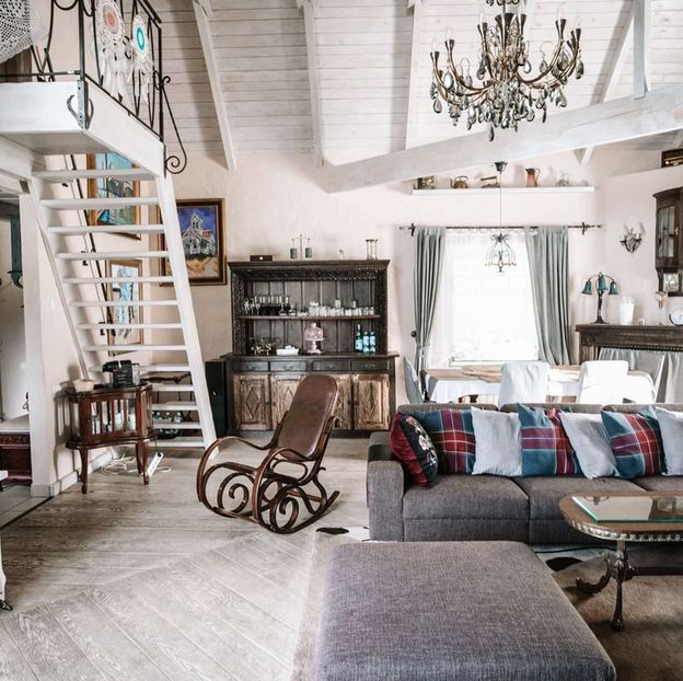 Edyta i Cezary Pazurowie WYNAJMUJĄ swoją mazurską willę turystom. Długi weekend na Warmii nie jest tani... (ZDJĘCIA)