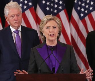 Clinton przerywa milczenie po wyborach: "To boli i będzie bolało jeszcze długo"