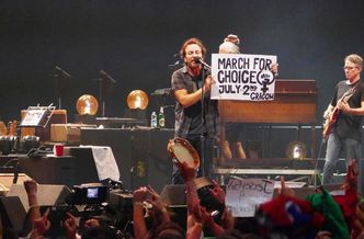 Pearl Jam wsparł ze sceny protesty przeciw zaostrzeniu prawa aborcyjnego w Polsce