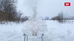 Fajerwerki w bryle lodu. Zaskakujące nagranie Ukraińca