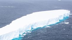 152 mld ton słodkiej wody uwolnione do oceanu. Groźne topnienie góry lodowej A68a oderwanej od Antarktydy