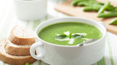 Prosty przepis na zupę krem z zielonego groszku