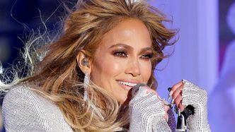 Boska Jennifer Lopez zachwyca na Halloween w stroju zmumifikowanej KLEOPATRY: "Jedna z moich ulubionych kreacji..." (FOTO)