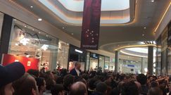 Długa kolejka ustawiła się przed pierwszym w Polsce salonem Xiaomi