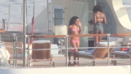 Rihanna w bikini na jachcie w Saint-Tropez!