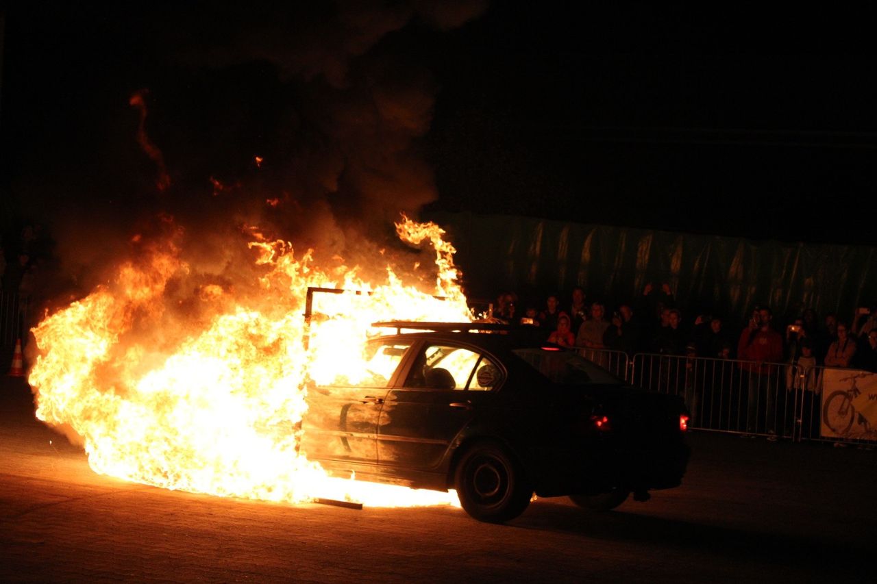 Gniezno: Monster Truck Show na parkingu Galerii Gniezno. Za nami wyjątkowe kaskaderskie wyczyny!