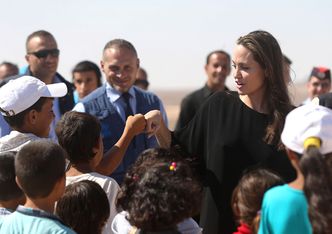 Angelina Jolie krytykuje antyimigrancki dekret Trumpa: "Zatrzaśnięcie drzwi przed uchodźcami nie zapewni nam bezpieczeństwa!"