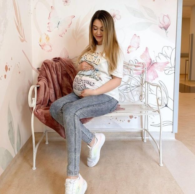 Jan Dąbrowski pokazał twarz nowo narodzonej córki. "Witaj na świecie kruszynko" (FOTO)