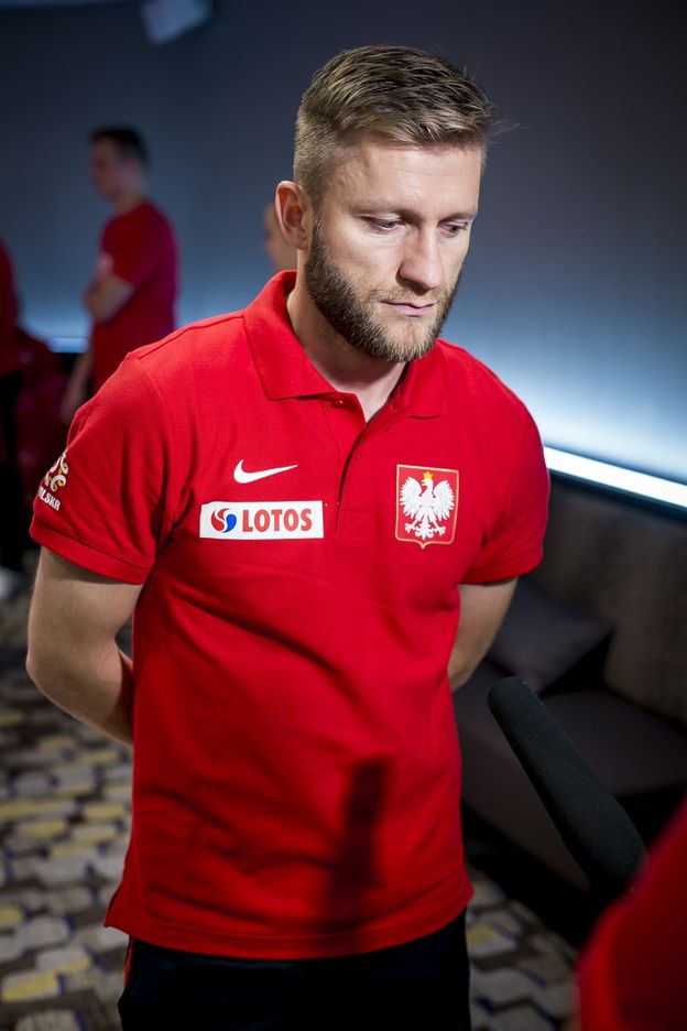 Dramatyczna przeszłość Kuby Błaszczykowskiego. W dzieciństwie był świadkiem zbrodni: "Mama zmarła mi na rękach"