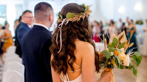 Miała na weselu 78 gości. W kopertach dostała zaledwie 6 tysięcy złotych. "Kpina i nieśmieszny żart" vs. "Każdy daje, ile może"