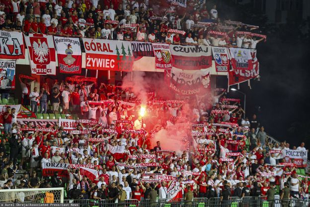 Kibice zwyzywali piłkarzy po meczu: "Trzy dni jechałem tutaj PKS-em, zwróćcie mi ku*wa za bilet". Tak zareagował Zieliński