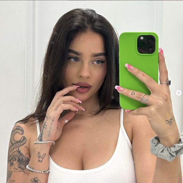 Zapłakana Fagata OSKARŻA swojego eks: "SZANTAŻUJE MNIE! Zdradzał jednocześnie mnie i inną dziewczynę"