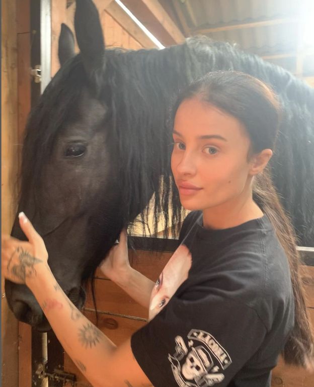 Zapłakana Fagata OSKARŻA swojego eks: "SZANTAŻUJE MNIE! Zdradzał jednocześnie mnie i inną dziewczynę"