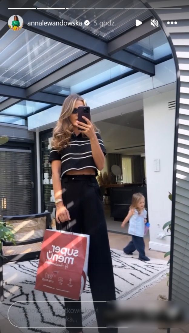 Anna Lewandowska przemawiała do fanów, wtem w kadrze pojawiła się Laura. Trenerka pokazała jej twarz (ZDJĘCIA)