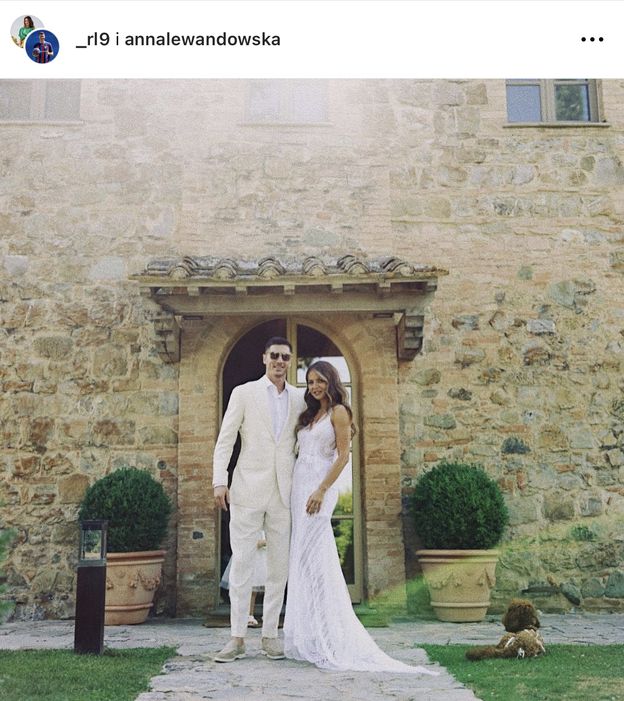 Wiadomo, KTO ZAPROJEKTOWAŁ kreację Anny Lewandowskiej na jej drugi ślub. Pokazano proces tworzenia sukni (ZDJĘCIA)