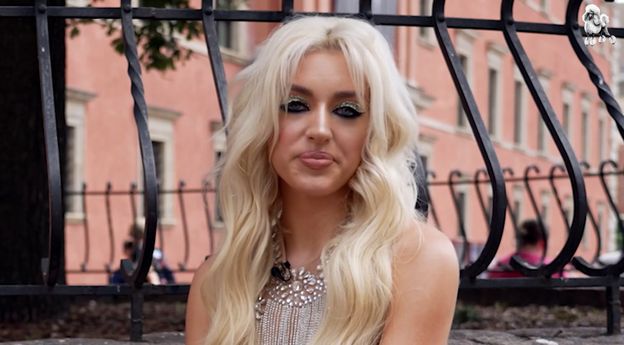 Caroline Derpienski PRZYZNAJE SIĘ do przerabiania zdjęć: "Uwielbiam" (WIDEO)