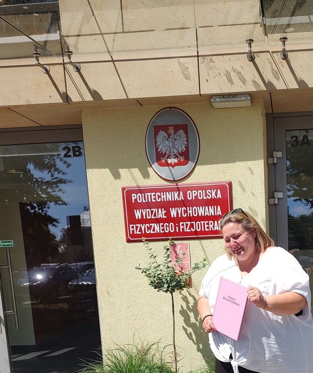 Jak dziś wygląda i czym się zajmuje Beatka z "Pamiętników z Wakacji"? Znana z "mięsnego jeża" Katarzyna Malinowska obroniła magistra!