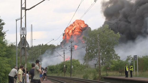 Wybuch hali z chemicznymi odpadami. Iwona Węgrowska świadkiem EKSPLOZJI: "Martwię się o zdrowie całej rodziny"