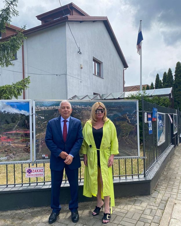 Mentorka Irena punktuje WPADKI Beaty Kozidrak podczas lunchu z ambasadorem Panamy. "Strój powinien mieć charakter wizytowy"