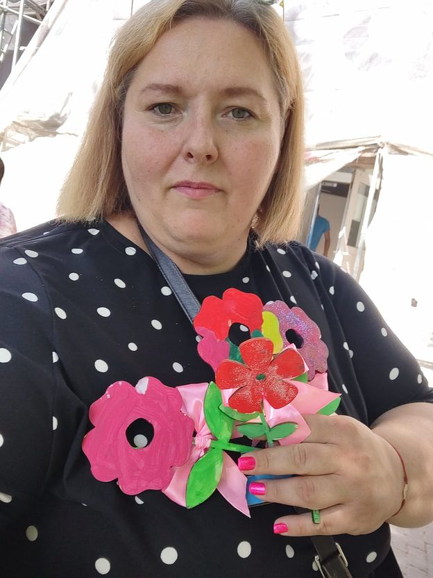 Jak dziś wygląda i czym się zajmuje Beatka z "Pamiętników z Wakacji"? Znana z "mięsnego jeża" Katarzyna Malinowska obroniła magistra!