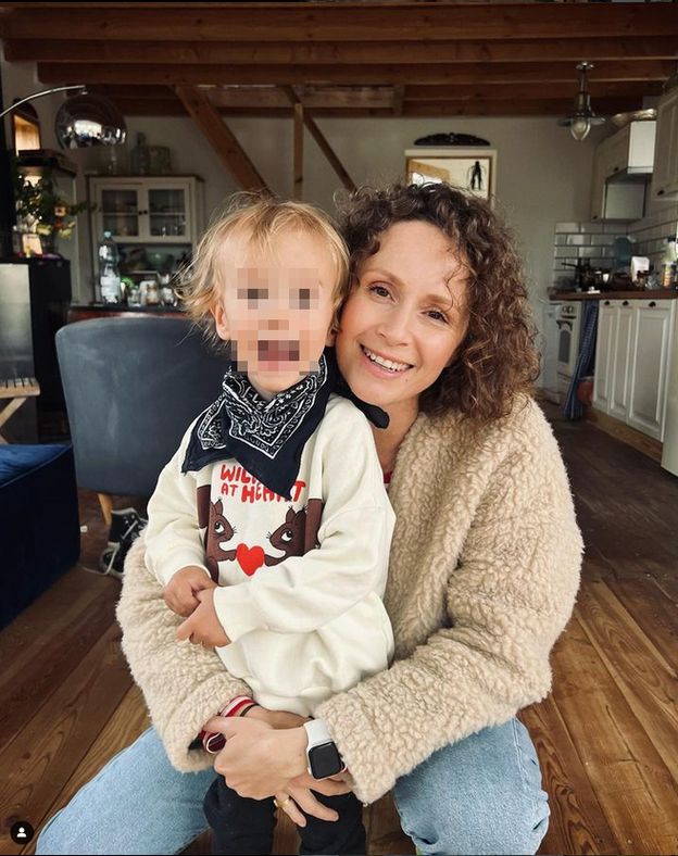 Życie miłosne Moniki Mrozowskiej: czwórka dzieci z trzema mężczyznami, ślub "na szybko" i niespodziewane rozstania