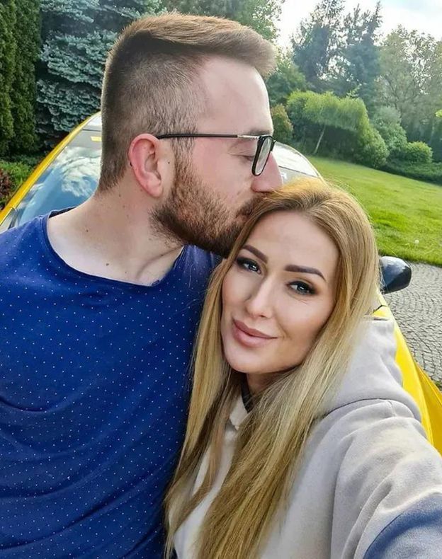 TYLKO NA PUDELKU: Menadżer Sylwii Peretti mówi o jej stanie: "Nie ma dnia, aby nie odwiedzała grobu syna"