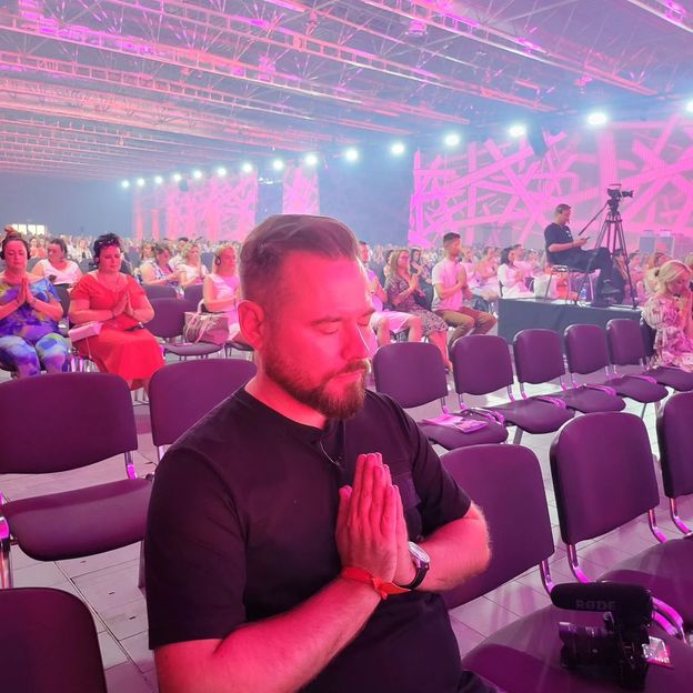 Krzysztof Stanowski złamał ZAKAZ SĄDOWY w sprawie Natalii Janoszek. Wiadomo, co mu grozi