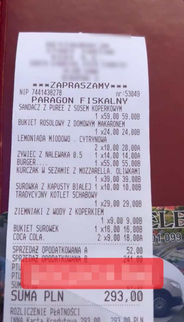 Sylwia Bomba relacjonuje restauracyjny "dramat": "Zapłaciłam za SAŁATKĘ Z ROBAKIEM". Opowiedziała, jak potraktował ją manager (FOTO)