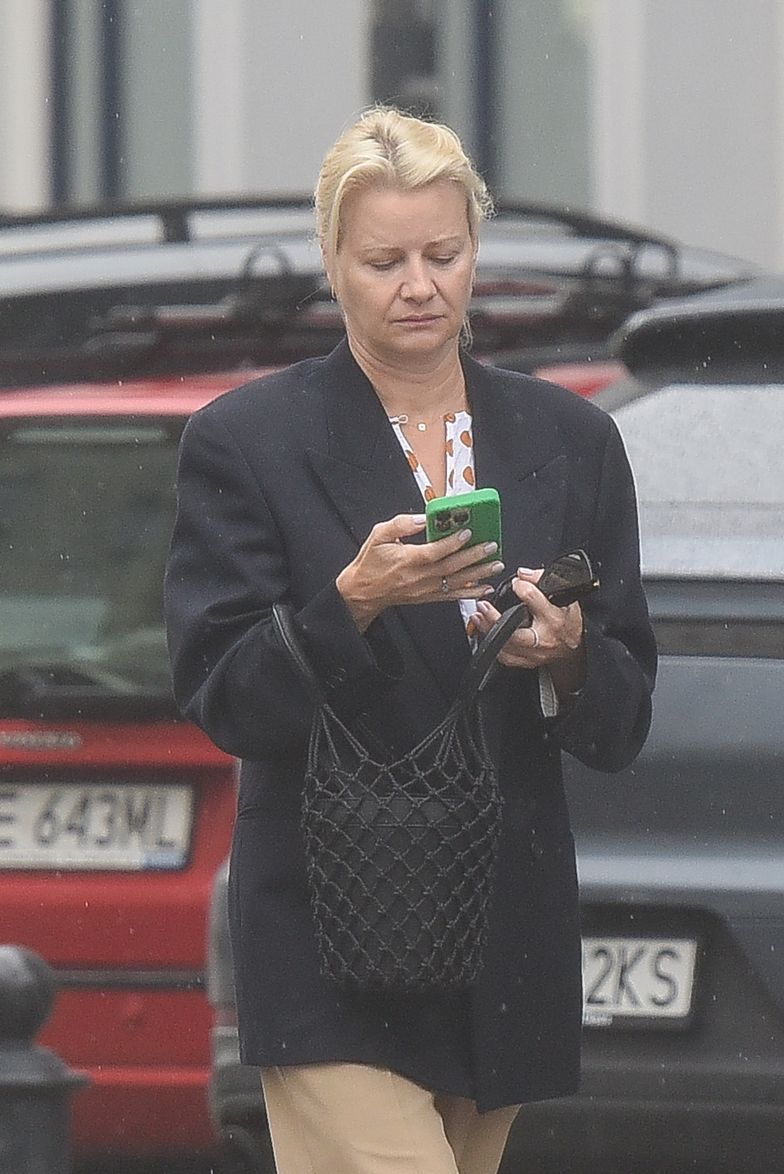 Aktorka nie rozstaje się z telefonem