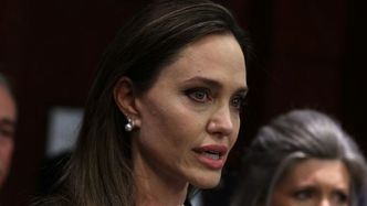 Angelina Jolie wspomina wizytę w Ukrainie. "Mała dziewczynka pokazała mi "wyjątkowy kamień". W rzeczywistości był FRAGMENTEM BOMBY"