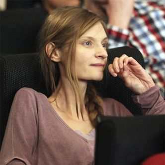 Agata Buzek nie poleciała na Festiwal Filmowy do Wenecji bo... musiała OPIEKOWAĆ SIĘ CHORYM PSEM
