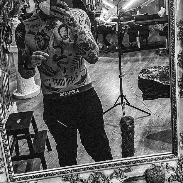 Ujawniamy TAK WYGLĄDA ŻURNALISTA (ZDJĘCIA) Pudelek