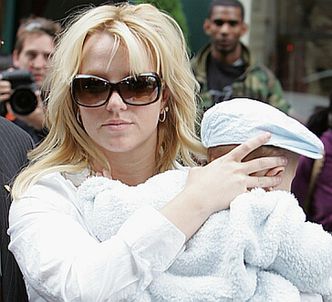 Britney Spears samotną matką?