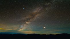 Deszcz meteorytów na nocnym niebie. Rój Delta Akwaryn zobaczysz z Polski