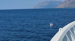 Dziewczynkę na dmuchanym jednorożcu porwało morze. Akcja ratunkowa w Zatoce Korynckiej