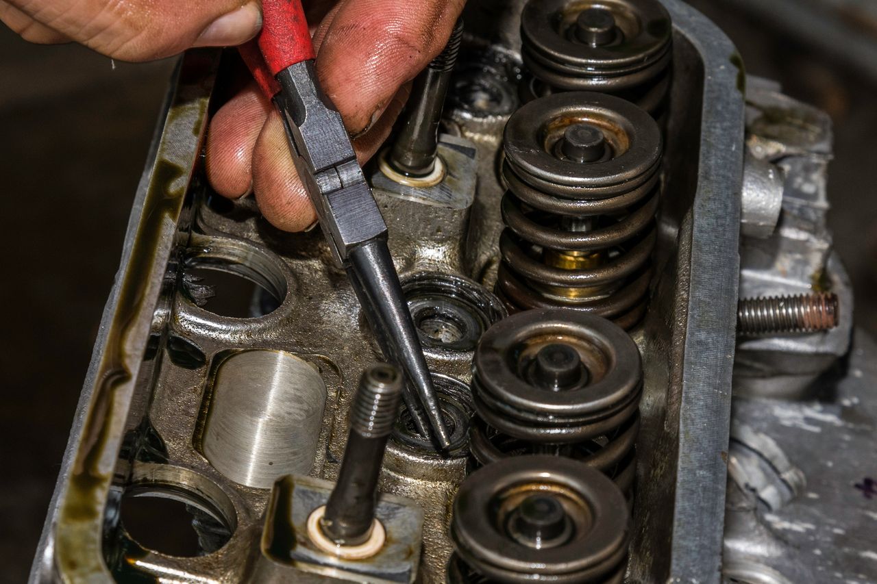 Wymiana uszczelniaczy zaworowych - ile to kosztuje?