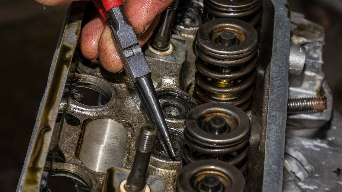 Zdjęcie ilustracyjne naprawy głowicy