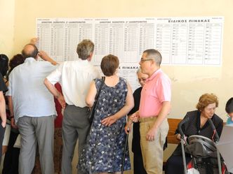 Euroentuzjaści wygrywają o włos. Ale SYRIZA i tak w rządzie?